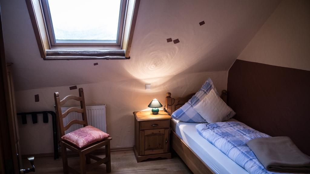 Pension Zur Scheune Lind Room photo